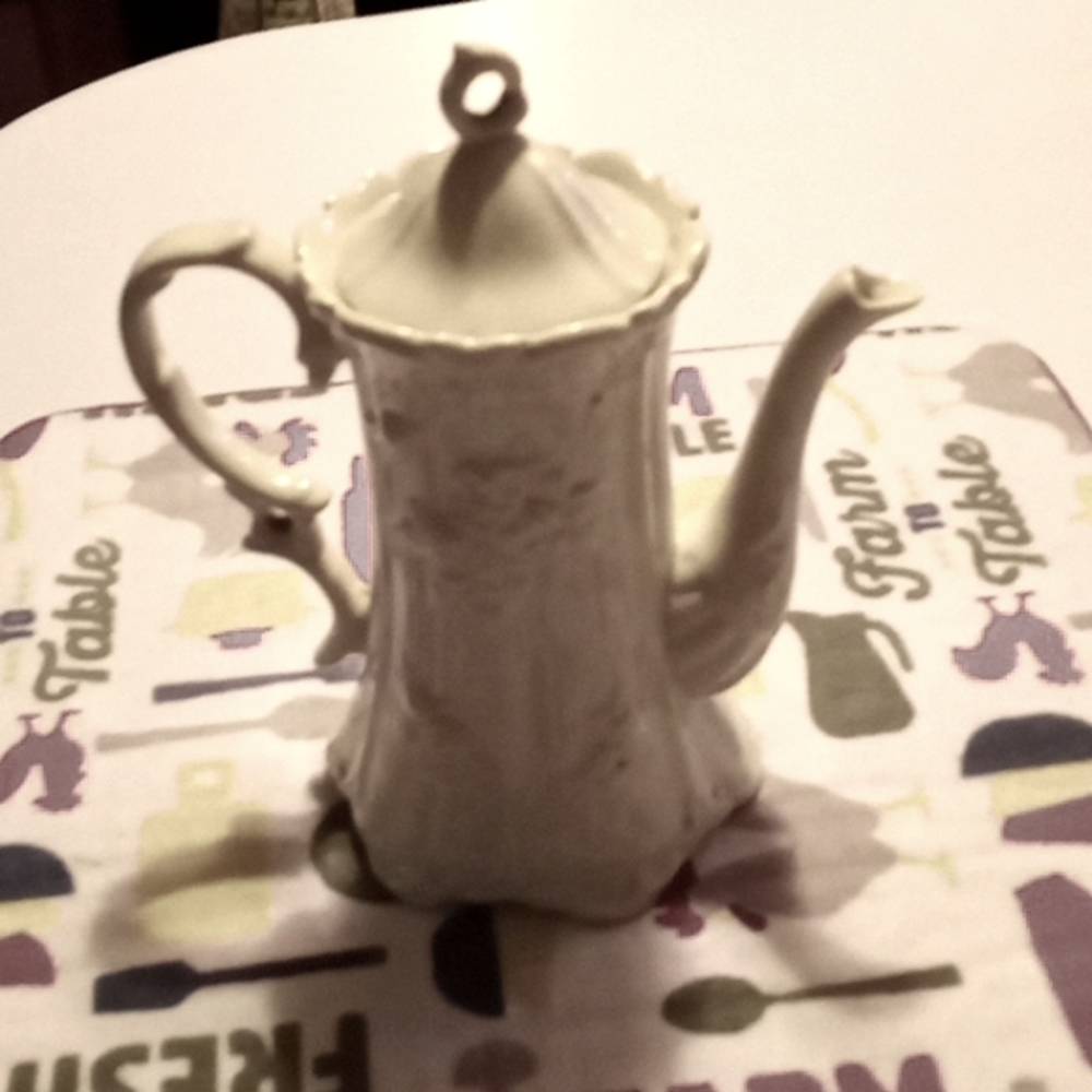 Vintage ceramic fruit tea pot